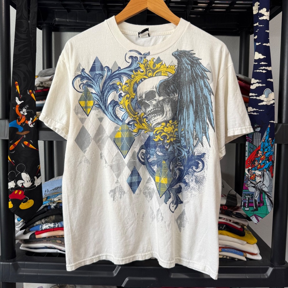Y2K White Winged Skull Argyle Graphic T-Shirt Large
